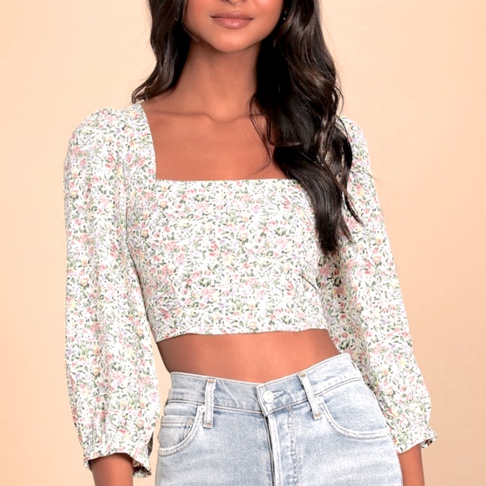 NWT Lulu's Even Sweeter White Floral Print Three-Quarter Sleeve Crop Top size S